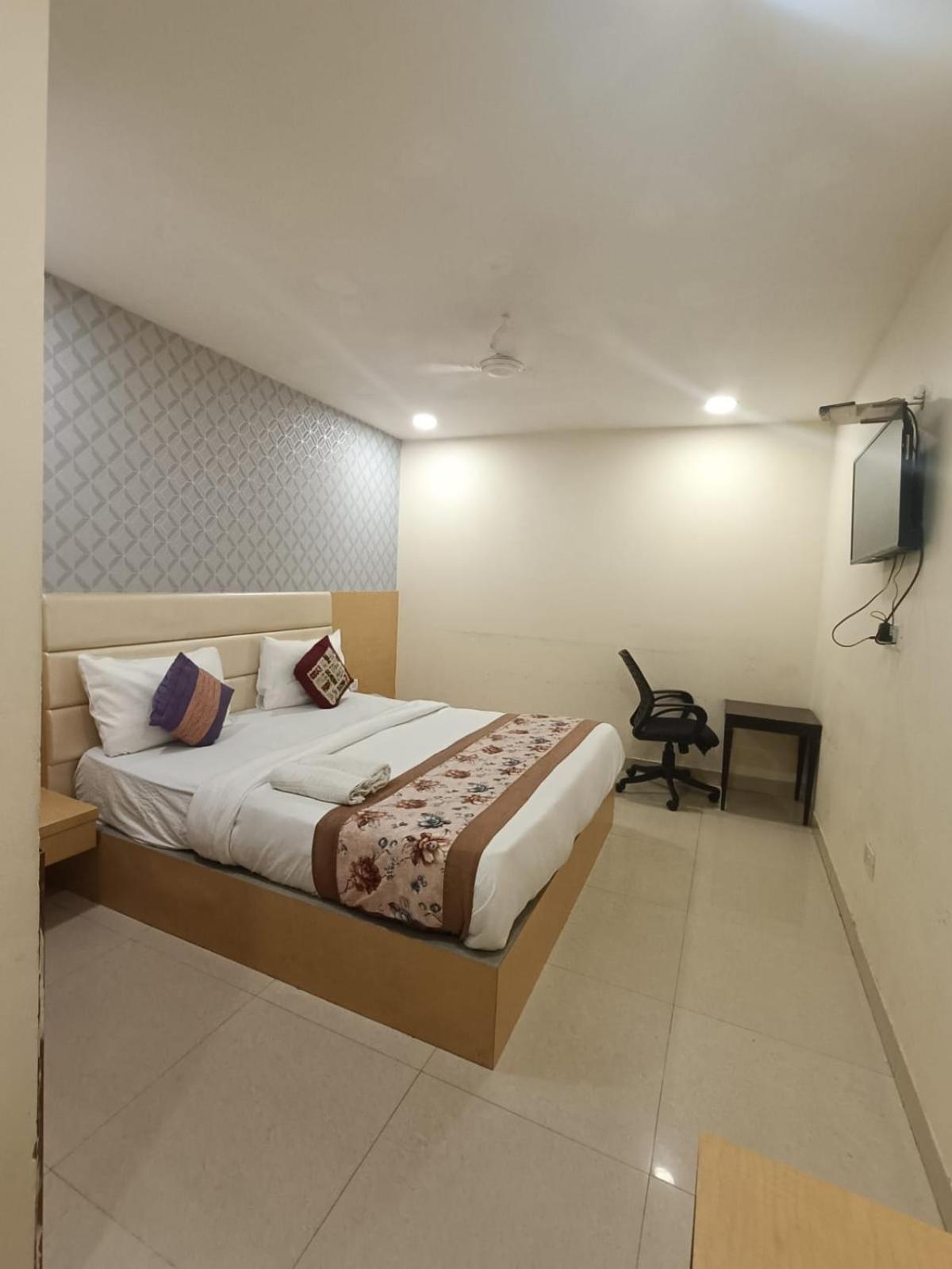 Hotel Grand Suites By D'Capitol Near Delhi Airport Nowe Delhi Zewnętrze zdjęcie